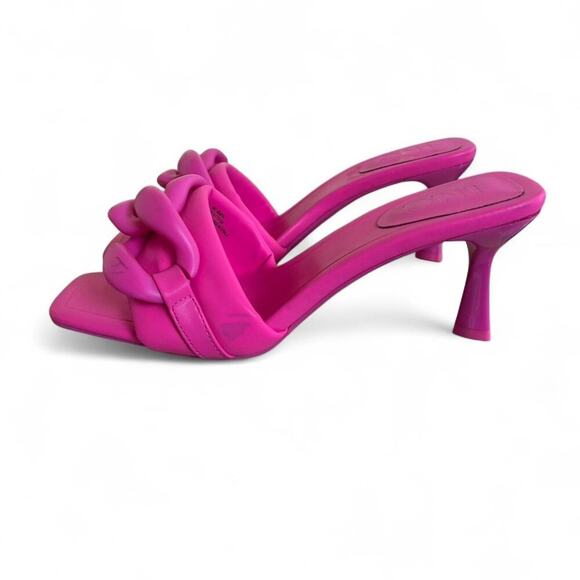 Y2K 90'S‎ STYLE HOT PINK BARBIE CORE INC CHAINLINK PUMPS SANDALS SIZE 7.5. - Picture 3 of 8